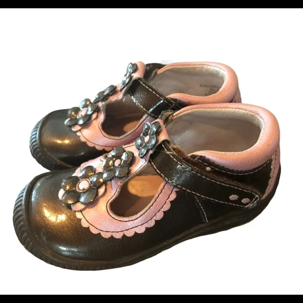 Robeez Brown Pink Scalloped T-Strap Shoe Toddler Sz. 7 Spring Fashion Easter - Picture 2 of 5